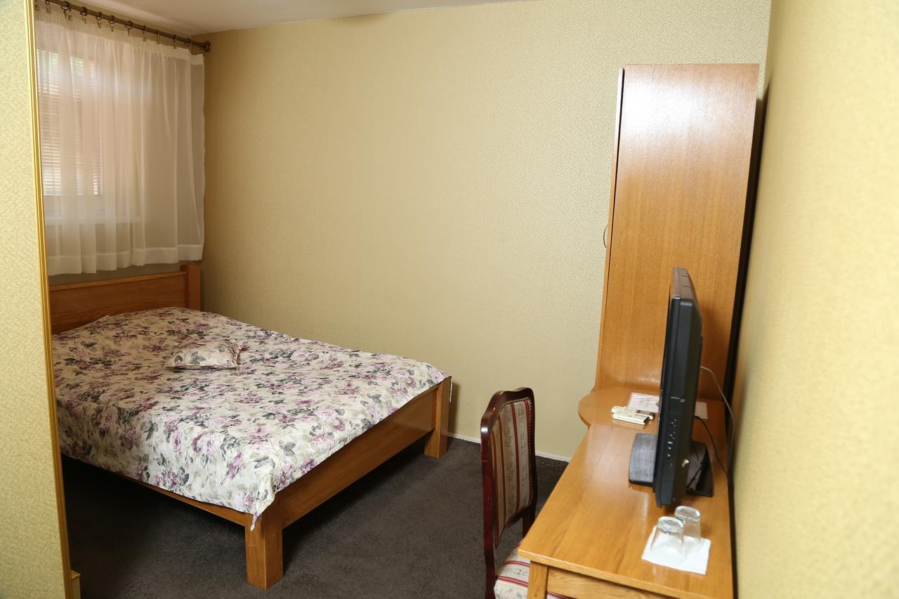 B&B Vila Bela Ruza สเรมสกา มิโตรวิตซา ภายนอก รูปภาพ