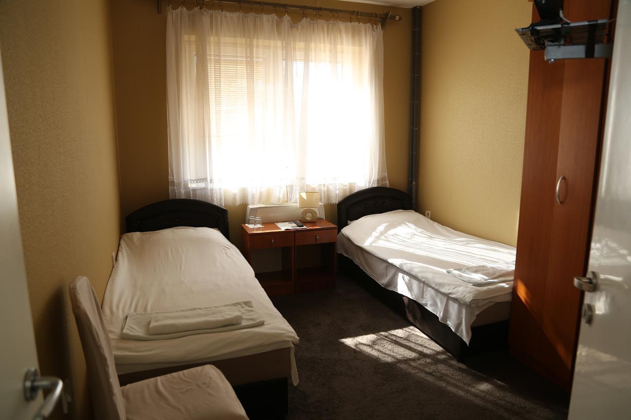 B&B Vila Bela Ruza สเรมสกา มิโตรวิตซา ภายนอก รูปภาพ