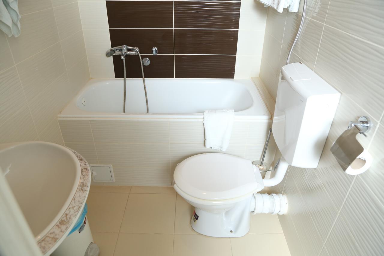 B&B Vila Bela Ruza สเรมสกา มิโตรวิตซา ภายนอก รูปภาพ