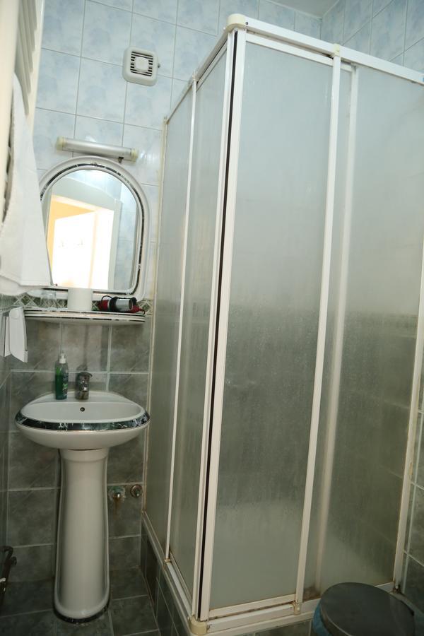 B&B Vila Bela Ruza สเรมสกา มิโตรวิตซา ภายนอก รูปภาพ
