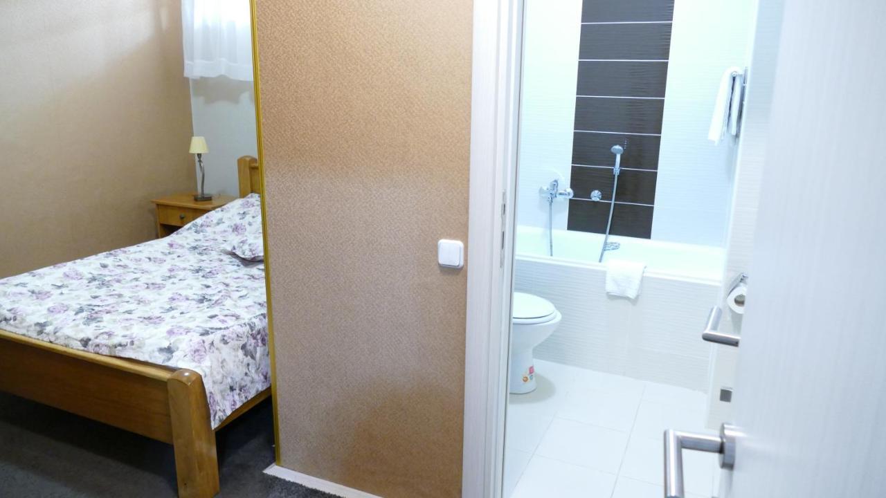 B&B Vila Bela Ruza สเรมสกา มิโตรวิตซา ภายนอก รูปภาพ